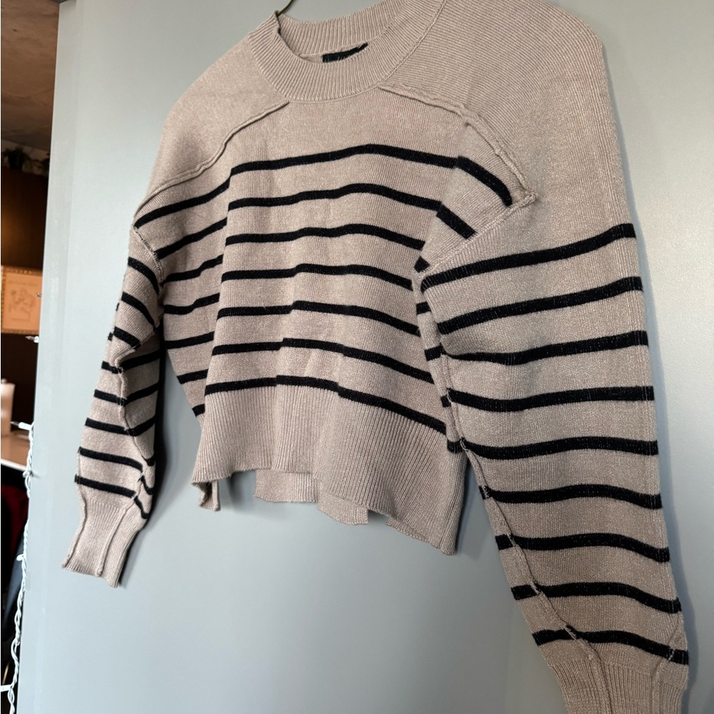 NWT House of Harlow 1960 Tan and Black Striped Sweater - Picture 3 of 7